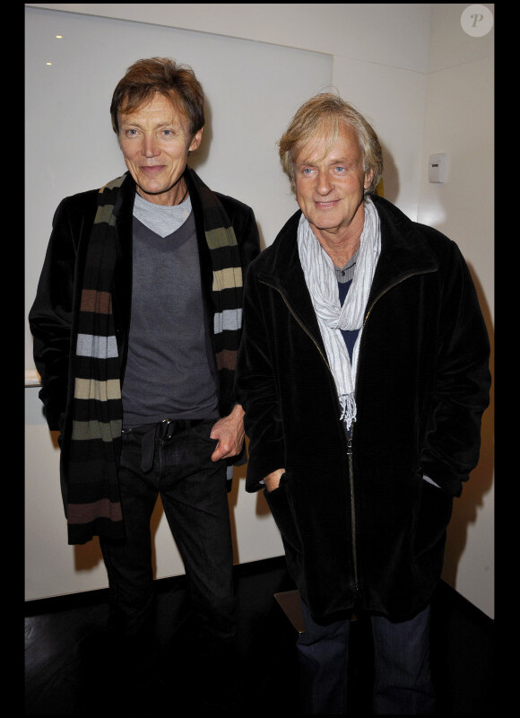 Dave et son ami Patrick Loiseau lors de la soirée pour le lancement du livre ABBA à Paris le 14 octobre 2010