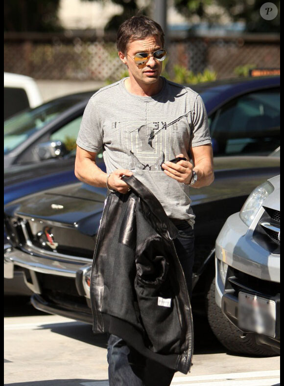Olivier Martinez se promène avec Halle Berry à West Hollywood le 7 octobre 2010