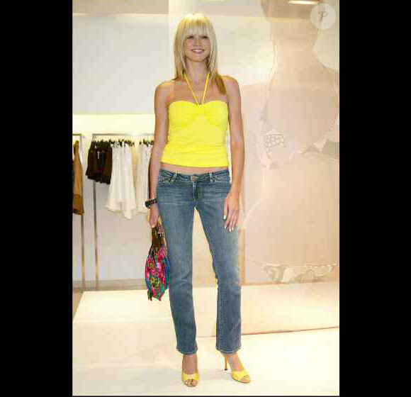 Heidi Klum très acidulée, lors d'une séance promotionnelle au H&M store de la 5e avenue à New York, le 15 mai 2003
