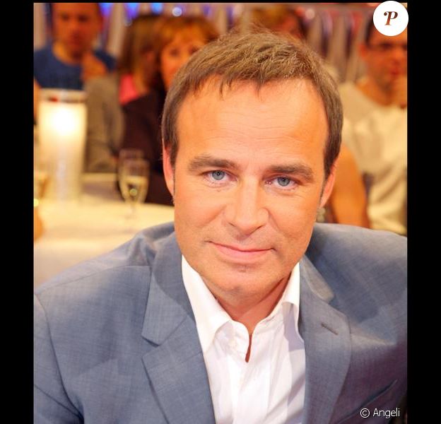 Fabien Lecoeuvre décoré par un grand chanteur ! - Purepeople