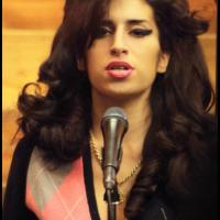 Amy Winehouse est de retour sur scène, et vous présente sa ligne de vêtements !