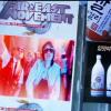 Far East Movement réalise le carton de la rentrée, aux Etats-Unis : fin octobre 2010, leur nouveau single, Like a G6, avec The Caratacs, Dev et la somptueuse Erica Ocampo à l'image, domine les charts et les ventes iTunes !