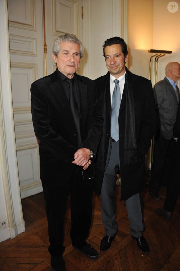 Claude Lelouch et Laurent Gerra, à l'occasion de la remise de la médaille Grand Vermeil de la Ville de Paris, à l'Hôtel de Ville de Paris, le 26 octobre 2010.