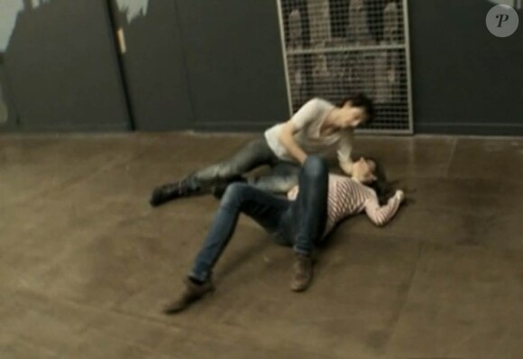 Raphaël dévoilait le 27 octobre 2010 le clip de La Petite Misère, réalisé encore une fois par Samuel Benchetrit. Une troisième vidéo en quelques semaines, fondamentalement différente des précédentes.