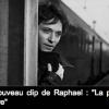 Raphaël dévoilait le 27 octobre 2010 le clip de La Petite Misère, réalisé encore une fois par Samuel Benchetrit. Une troisième vidéo en quelques semaines, fondamentalement différente des précédentes.