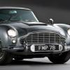 La fameuse Aston Martin DB5 de James Bond vendue pour 4,1 millions de dollars, soit environ 3 millions d'euros, à Londres, le 27 octobre 2010.
