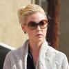 Katherine Heigl quitte un restaurant de sushis après avoir déjeuné avec sa mère le 29 octobre 2010 à Los Feliz