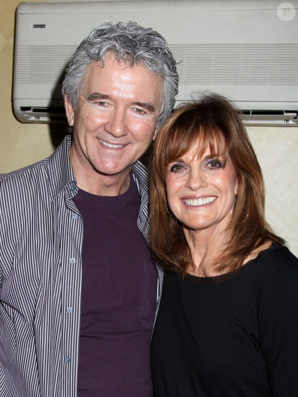Linda Gray et Patrick Duddy présents à une expo sur "Dallas" (New-Jersey, 29 octobre 2010)