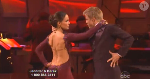 Jennifer Grey et Derek Hough dansent un tango dans Dancing with the stars