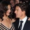 Arrivé sur le plateau d'Oprah, Tom Cruise ne pouvait contenir son amour par sa belle Katie Holmes ! La star sautait dans tous les sens. Apparemment, l'amour lui donne des ailes !