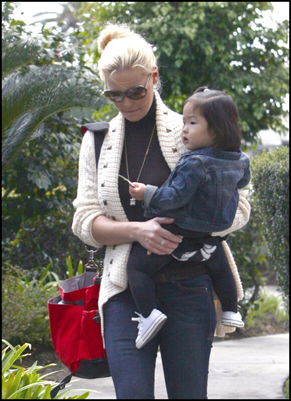 Katherine Heigl en promenade à Los Angeles avec sa petite fille