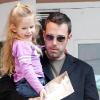 Ben Affleck passe chercher Violet à l'école, samedi 6 novembre, à Los Angeles.