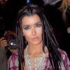La chanteuse innove avec une coiffure à l'inspiration rasta. Côté style la belle porte une tunique longue tendance ethnique signée Antik Batik. Jenifer aux NRJ music awards à Cannes en 2007.