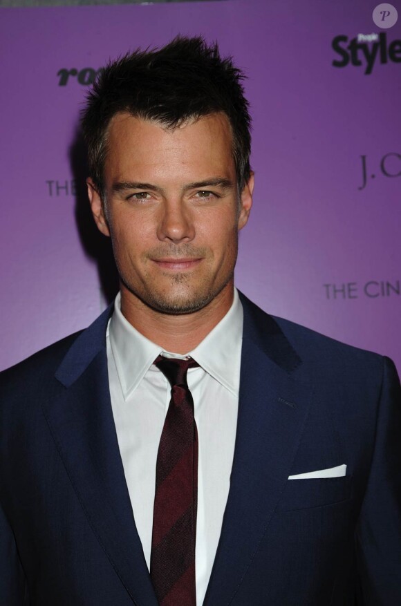Josh Duhamel, qui sera le 8 décembre sur nos écrans à l'affiche de Bébé mode d'emploi, ne manque jamais d'élégance sur tapis rouge...