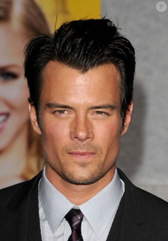 Josh Duhamel, qui sera le 8 décembre sur nos écrans à l'affiche de Bébé mode d'emploi, ne manque jamais d'élégance sur tapis rouge...
