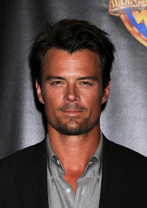 Josh Duhamel, qui sera le 8 décembre sur nos écrans à l'affiche de Bébé mode d'emploi, ne manque jamais d'élégance sur tapis rouge...