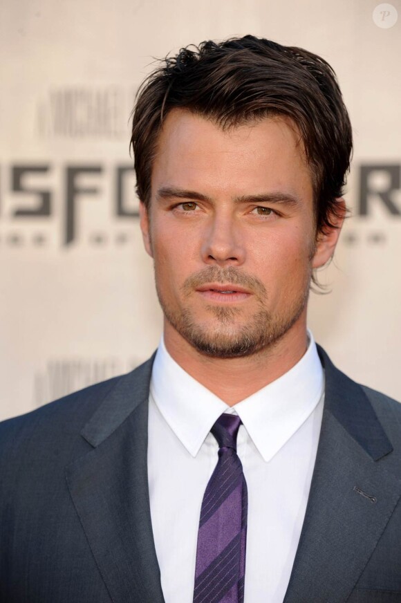 Josh Duhamel, qui sera le 8 décembre sur nos écrans à l'affiche de Bébé mode d'emploi, ne manque jamais d'élégance sur tapis rouge...