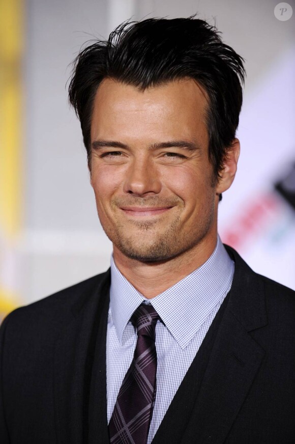 Josh Duhamel, qui sera le 8 décembre sur nos écrans à l'affiche de Bébé mode d'emploi, ne manque jamais d'élégance sur tapis rouge...