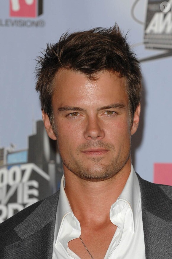Josh Duhamel, qui sera le 8 décembre sur nos écrans à l'affiche de Bébé mode d'emploi, ne manque jamais d'élégance sur tapis rouge...