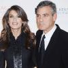 George Clooney et Elisabetta Canalis lors d'une soirée caritative à New York le 17 novembre 2010