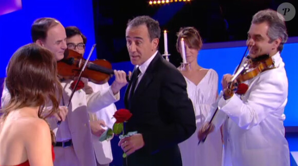 Charlotte Le Bon et Elie Semoun, sur le plateau du Grand Journal de Canal +.