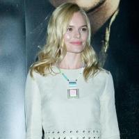 Look du jour : Kate Bosworth revisite la robe trapèze avec génie !