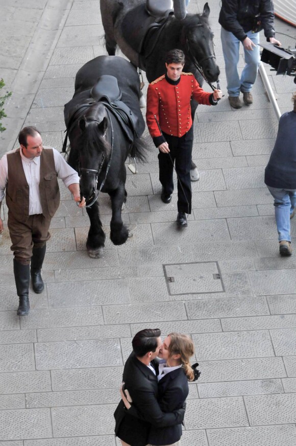 Jonathan Rhys-Meyers et Natalia Vodianova sur le tournage de Belle du Seigneur, à Camogli, en Italie, en novembre 2010.