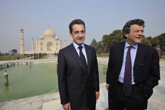 Nicolas Sarkozy et Jean-Louis Borloo, visite au Taj Mahal, le 26 janvier 2008