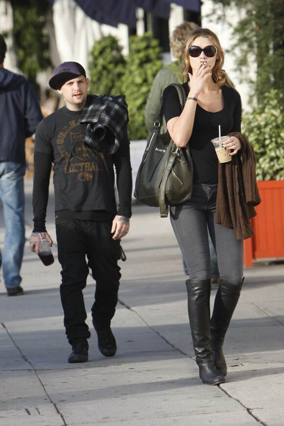 Benji Madden en compagnie d'une inconnue pour un déjeuner à Los Angeles en novembre 2010