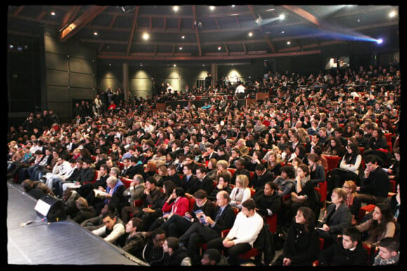 Théâtre du Rond-Point, à Paris, lors de l'événement "Les états généraux de l'emploi des jeunes en Europe". 7/12/2010