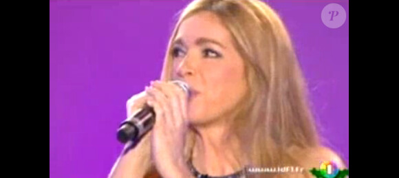 Hélène Rollès apparait en guest lors du concert de Dorothée à Bercy, samedi 18 décembre.