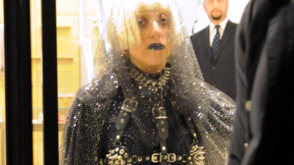 Lady Gaga déprimée à cause de la neige, mais son show parisien aura bien lieu !
