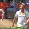 Hugh Jackman et Shane Warne : quand la démonstration de cricket dérape... Melbourne, fin décembre 2010