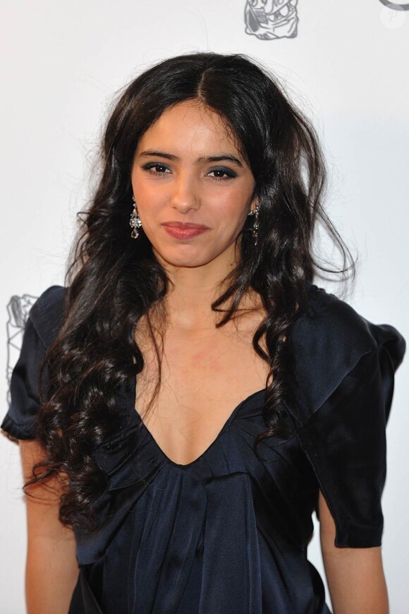 Hafsia Herzi est remplacée par Sabrina Ouazani au casting du Chant des Sirènes, pour France 2, dont le tournage se déroulera entre janvier et février 2011.