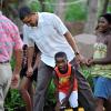 Barack Obama et ses filles au Zoo de Honolulu à Hawaï le 3 janvier 2011