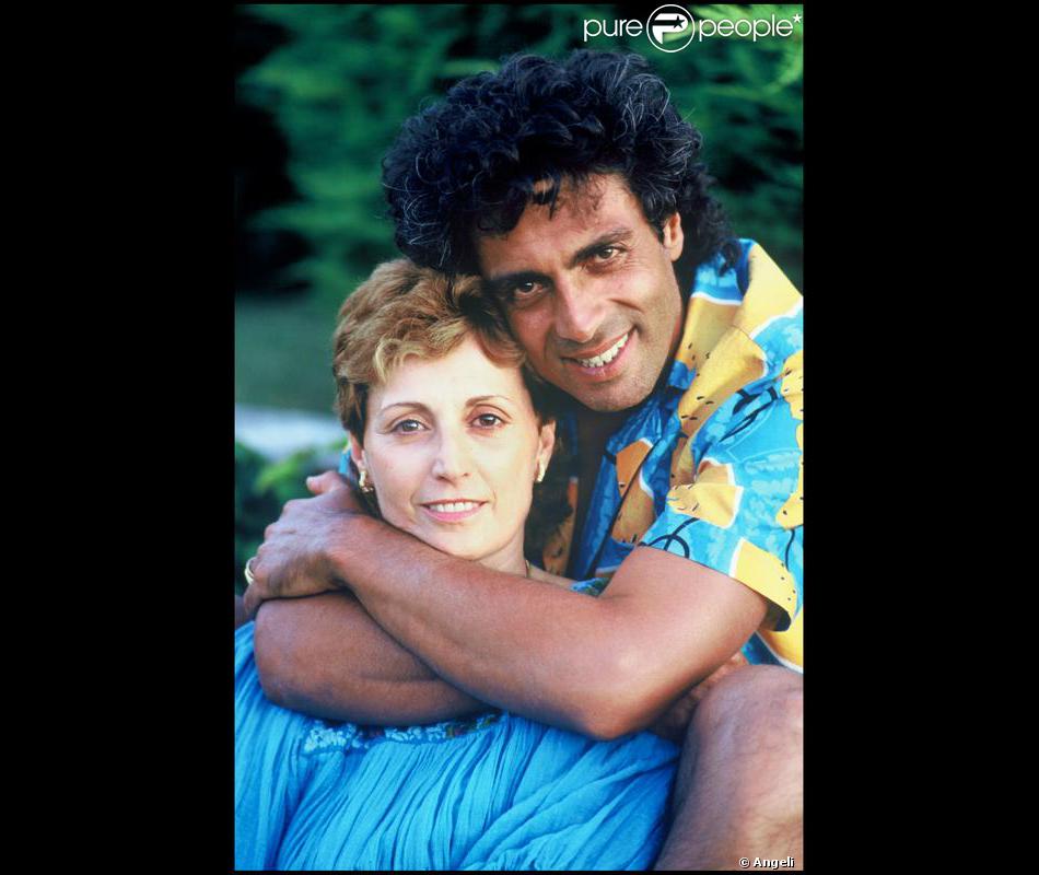 Suzy Enrico Macias Et Sa Nouvelle Compagne Enrico Macias et son épouse Suzy en 1986. - Purepeople