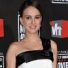 Natalie Portman enceinte, dans une robe Gianfranco Ferre aux 16ème Critics Choice Movie Awards, le 14 janvier 2011 à Los Angeles