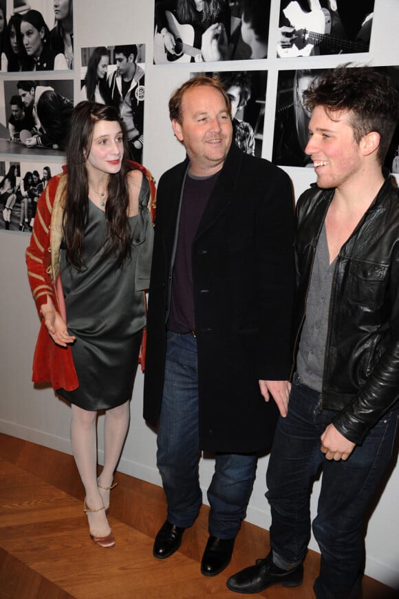 Judith Chemla, Xavier Beauvois et son fils lors de la soirée des Révélations organisée par l'Académie des César et la maison Chaumet le 17 janvier 2011 à Paris
