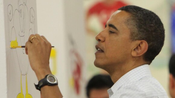 Barack Obama s'improvise peintre pour épater les femmes de sa vie !