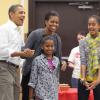Barack Obama et sa famille ont également célébré l'anniversaire de la Fisrt Lady et lui ont chanté Happy Birthday Washington, le 17 janvier 2010