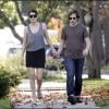 Paget Brewster et son chéri Steve Damstra en promenade (15 janvier 2011 à Los Angeles)