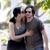 Paget Brewster et son chéri Steve Damstra en promenade (15 janvier 2011 à Los Angeles)