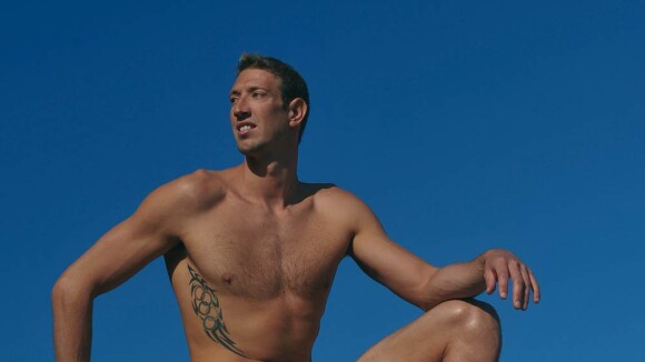 Alain Bernard, mission mannequin : le nageur pose sous toutes les coutures !