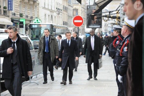 Nicolas Sarkozy regagne à l'Elysée après avoir déjeuné avec Jacques Chirac à l'Hôtel Bristol, le 21 janvier 2011.