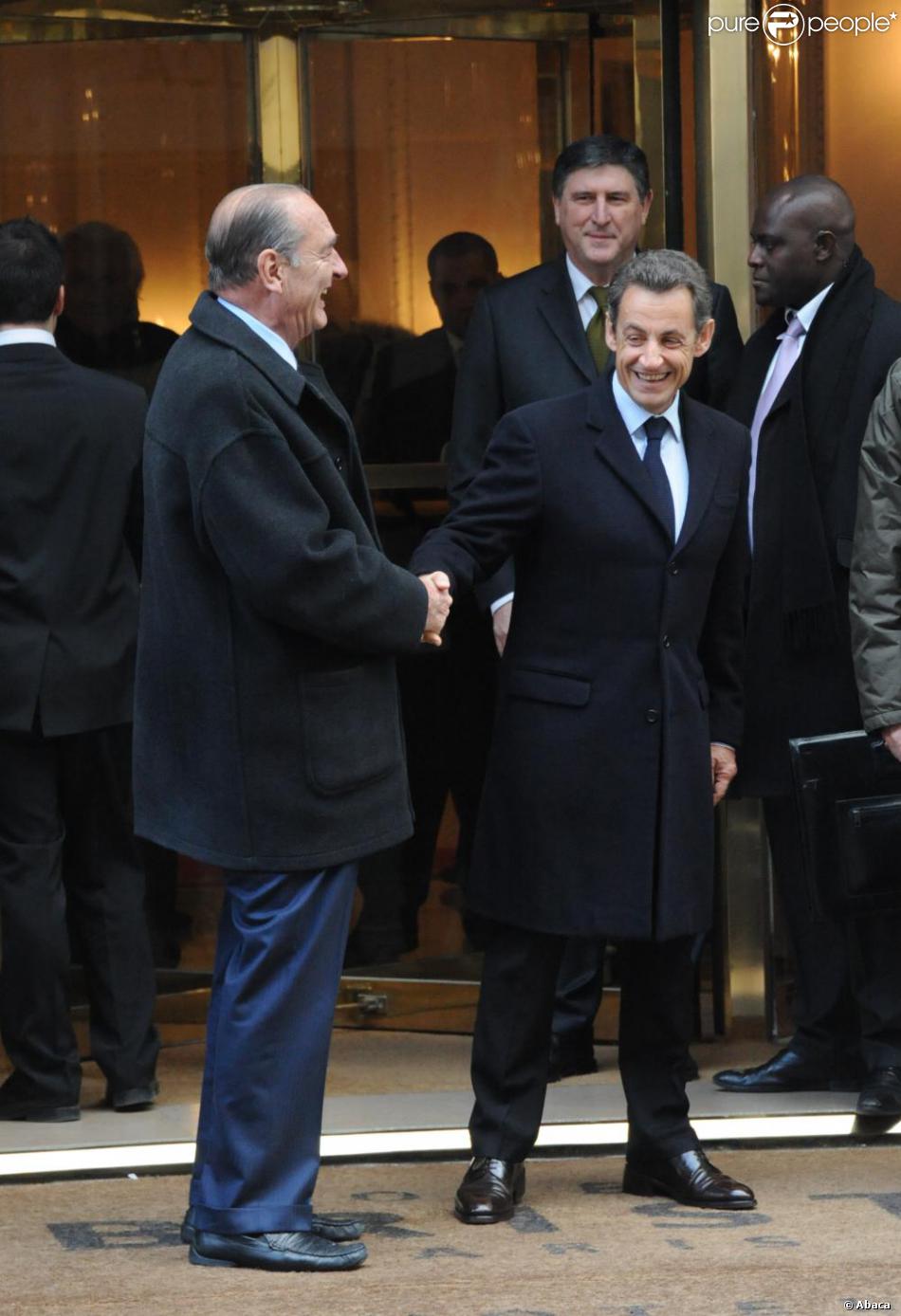 Nicolas Sarkozy Et Jacques Chirac Dejeunent Ensemble A L Hotel Bristol Le 21 Janvier 2011 Jacques Serre Finalement La Main A Nico En Riant Purepeople