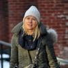 Naomi Watts et son fils Sasha ont bien du mal dans la neige pour trouver un taxi ! (24 janvier 2011 à NYC)