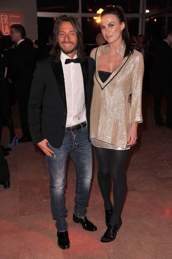 Bob Sinclar et sa bien-aimée au Dîner de la mode, organisé au profit du Sidaction, le 27 janvier 2011, au Pavillon d'Armenonville.