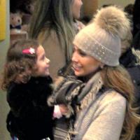 Jennifer Lopez, avec son homme et ses adorables jumeaux, dévalise les magasins !