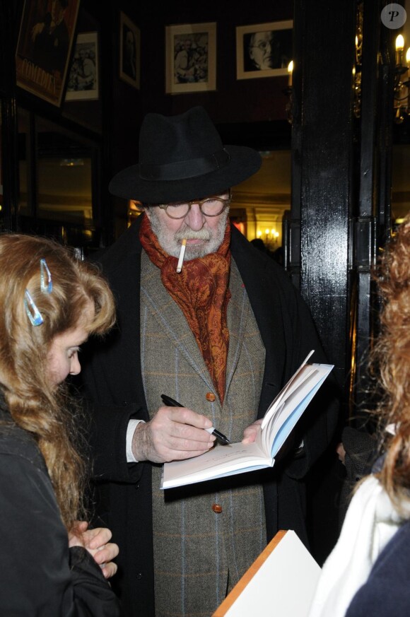 Jean-Pierre Marielle à la générale de la pièce Une Journée Ordinaire au Théâtre des Bouffes Parisiens, le 7 février 2011