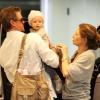 Eric Dane et Rebecca Gayheart vont au restaurant à Beverly Hills avec leur fille Billie le 5 février 2011